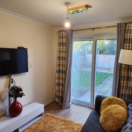 Crane Home In Dagenham With Free Wi Fi Eksteriør bilde