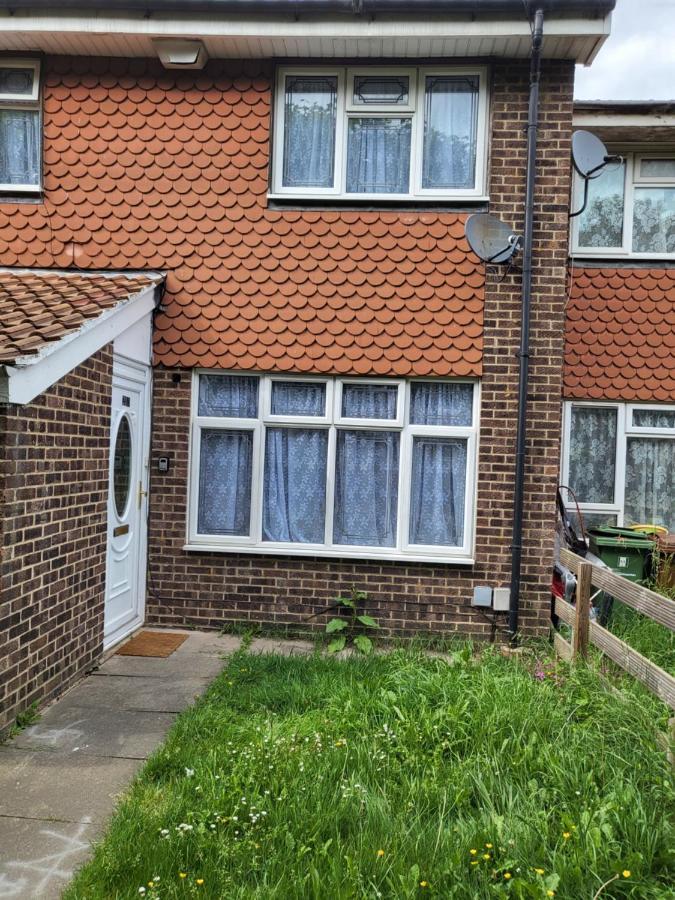 Crane Home In Dagenham With Free Wi Fi Eksteriør bilde