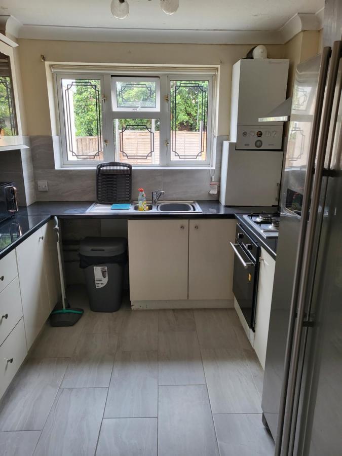 Crane Home In Dagenham With Free Wi Fi Eksteriør bilde