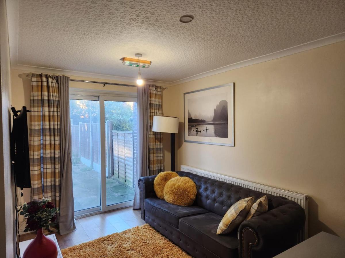 Crane Home In Dagenham With Free Wi Fi Eksteriør bilde