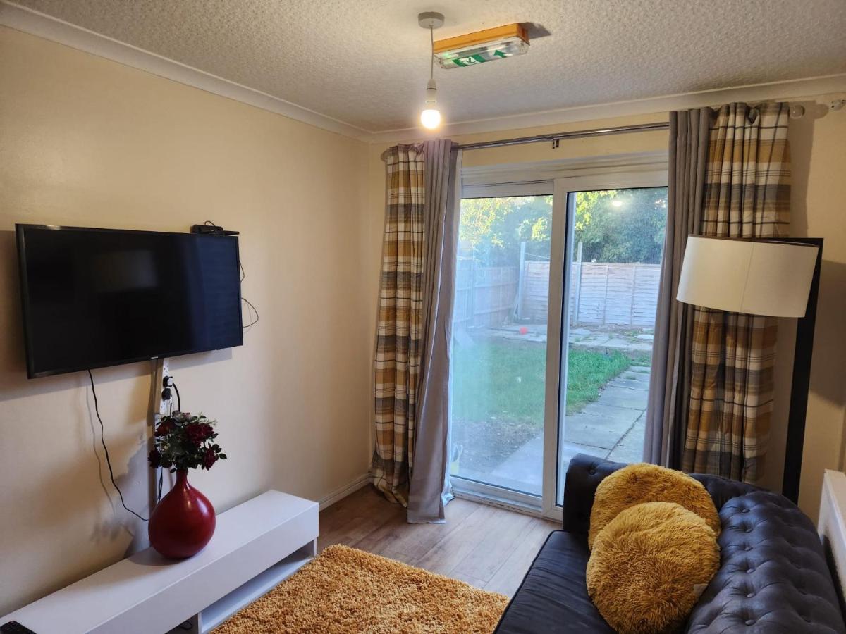 Crane Home In Dagenham With Free Wi Fi Eksteriør bilde